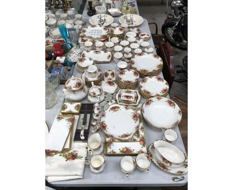 A HUGE 150+ PIECE ROYAL ALBERT 'OLD COUNTRY ROSES' DINNER &amp; TEA SERVICE COMPRISING DINNER PLATES, TEAPOT AND SMALLER TEAP