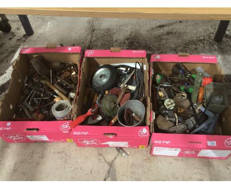 A LARGE COLLECTION OF TOOLS, FITMENTS, HARDWARE ETC 