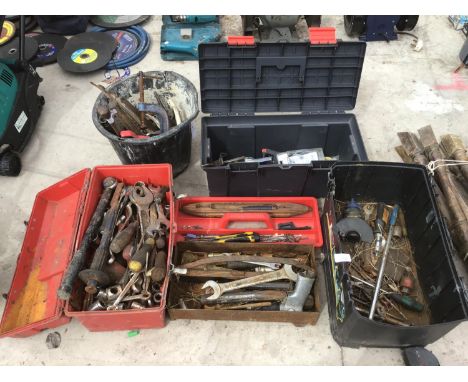 A LARGE COLLECTION OF TOOLS AND TOOL BOXES TO INCLUDE SPANNERS, SOCKETS ETC 