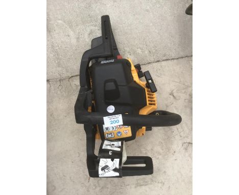 A MCCULLOCH ELECTROLUX CHAINSAW ENGINE (NO BLADE) 