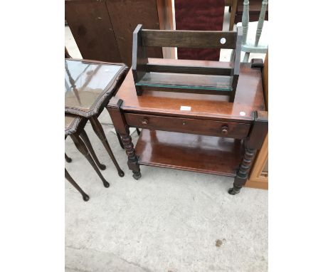 A MAHOGANY TEA TROLLEY ON BOBBIN TURNED SUPPORTS WITH SINGLE DRAWER AND AN OAK LETTER RACK 