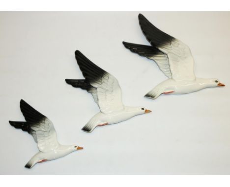 Three Beswick graduated wall hanging seagulls, model Nos. 922-1/2/3, H30cm max (3) 