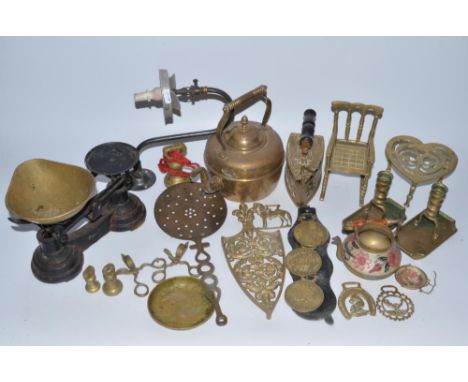 Collection of brassware, vintage Veritas gas light fitting, set of vintage scales, ceramics (including Watcombe Motto Ware), 