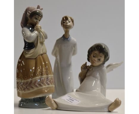 3 VARIOUS LLADRO FIGURINE ORNAMENTS     