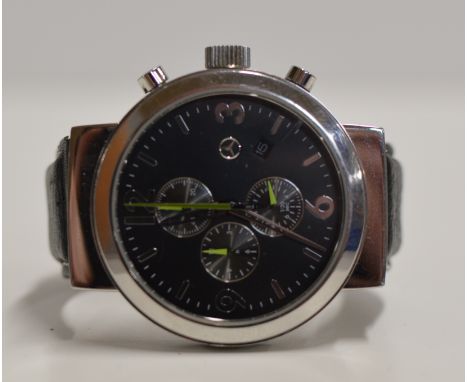 MODERN MERCEDES BENZ GENTS WRIST WATCH ON LEATHER STRAP     