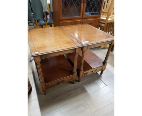 A PAIR OF SINGLE DRAWER LAMP TABLES