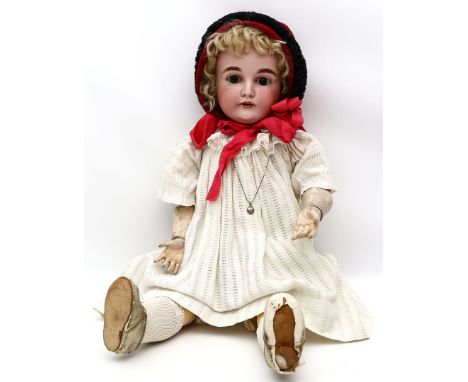 Puppenmädchen. Bisk.-Porz.-Kurbelkopf, gem. K/2 14 1/2  Made in Germany 164. Offener Mund mit 4 Zähnen oben. Braune, feststeh