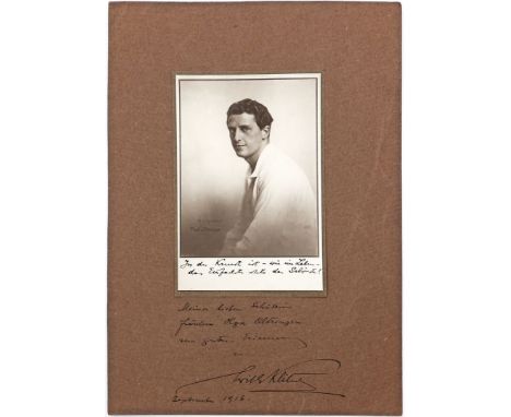 Kosel, Hermann Clemens - eigentl. Armin Clementi (1867 Dunkelthal - Wien 1945) Künstler-Portraitaufnahme mit persönlicher Wid