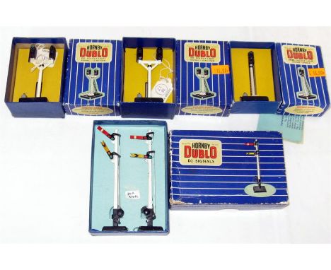 HORNBY DUBLO 3 x Colour Light Signals and a Semaphore Signal - SO46 Single Distant Colour Light Signal (with Instructions), 2