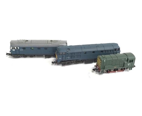 GRAFAR (UK), MINITRIX and LIMA 3 x BR Diesels - Grafar 1005 BR Green 0-6-0DS # D4019, Minitrix BR Blue Class 27 # D5370 and L