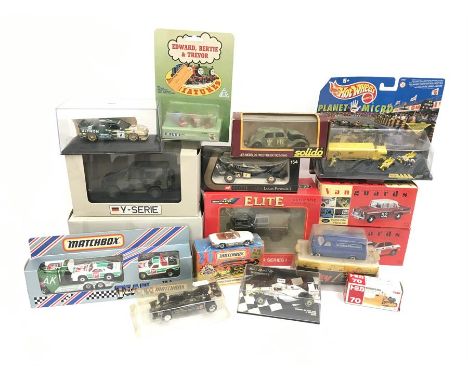 Mixed lot of diecast models, includes Premium ClassiXXs Y-Serie 1/35 scale Fennek Spahwagen Bundeswehr #19150 military model 