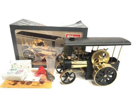 Wilesco Steam Traction Engine in black and brass finish. Appears to have been fired but in overall VG condition with burner, 
