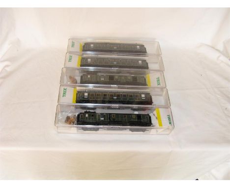 TRIX HO 5 x K Bay Munich - Hanover Coaches Nos 23762/63 x 2 and  64 x 2. Near Mint Boxed.