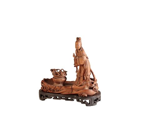 EXCEPTIONALLY FINE CARVED BOXWOOD FIGURE OF THE 'QUEEN MOTHER OF THE WEST' (XIWANGMU), JIAQING / DAOGUANG PERIOD, finely carv