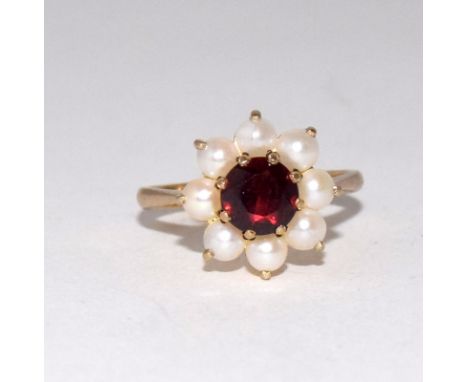 9ct gold ladies garnet and pearl daisy cluster ring size M