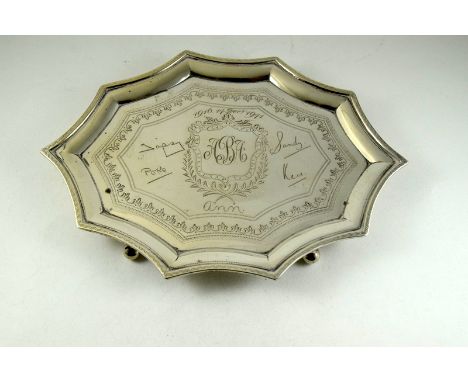 A georgian silver teapot stand