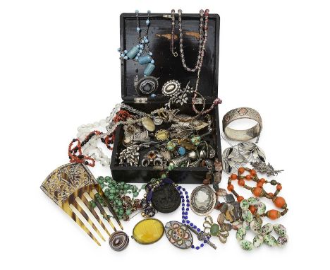 A box of Victorian and later silver and costume jewellery to include a pair metal Victorian ear pedants, banded agate brooche