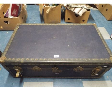 A Vintage Travelling Trunk with Inner Tray, 92 cm Long