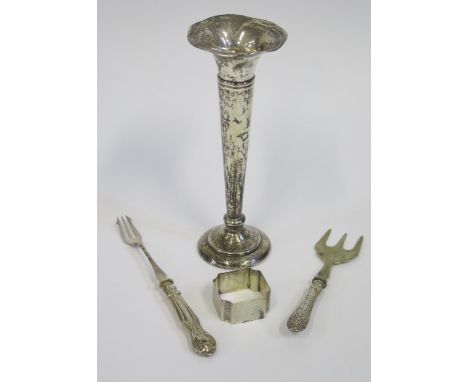 A Birmingham Silver Napkin Ring with engine turned decoration, loaded silver vase (A/F) and two silver handled forks, 18.3g w