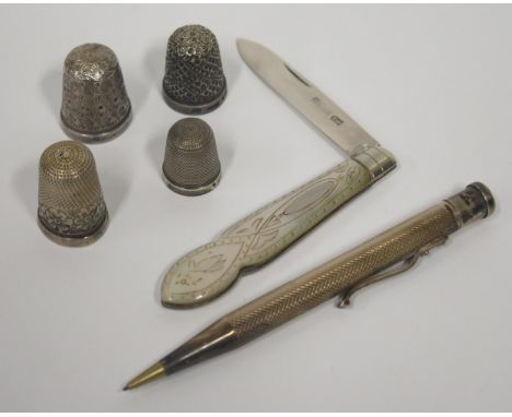 An Edward VII Silver and Mother of Pearl Fruit Knife (Sheffield 1901, Thomas Marples), silver YARDOLETTE pencil and four silv