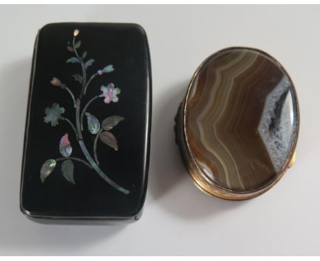 An Agate Mounted Snuff Box (46x37mm) and inlaid papier mache snuff box 
