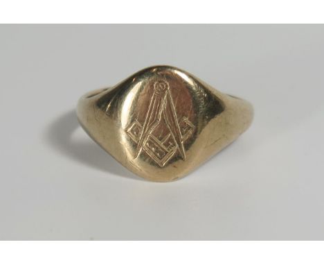 A 9ct Gold Masonic Signet Ring, Birmingham 1944, size R, 4.7g 