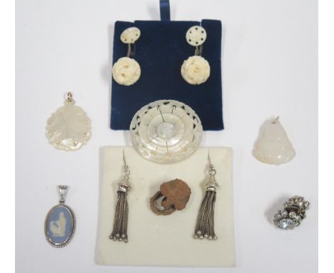 A Selection of Jewellery including mother of pearl 