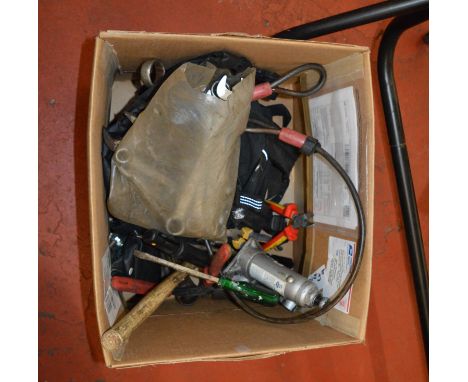 POLICE > Quantity of assorted tools  [NO RESERVE] [VAT ON HAMMER PRICE]   