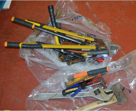 POLICE > Quantity of assorted tools  [NO RESERVE] [VAT ON HAMMER PRICE]   