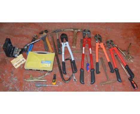 POLICE > Quantity of assorted tools [NO RESERVE] [VAT ON HAMMER PRICE]