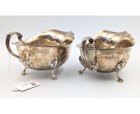 Two silver sauce boats, Walker & Hall, Birmingham 1934 Weight - 210.93g