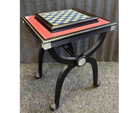 A modern 'Battle of Waterloo' chess set and table by Franklin Mint,[70 x 51 x 51cm]