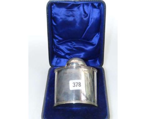 Silver oval tea caddy, the hinged lid fitted with caddy spoon, George Unite, Birmingham 1906, cased. 8 troy oz