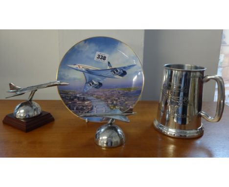 Concorde memorabilia including tankard, plate, models and signed print by Timothy O'Brien 'Simply The Best' No 1752/1950