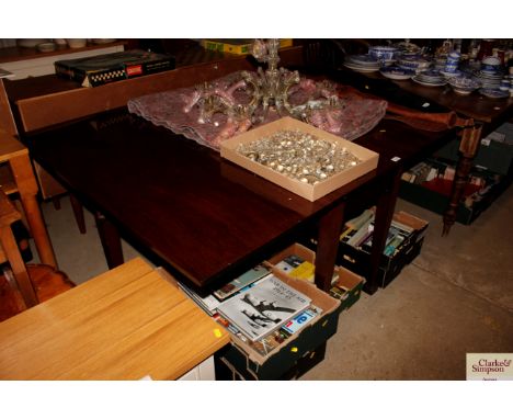 A Victorian mahogany gate leg table 