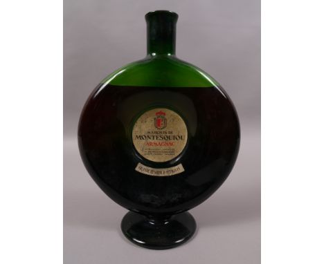 Marquis de Montesquiou Armagnac Grande Réserve d'Artagnan, 1 flask shaped green glass bottle, size not given