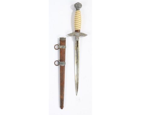 Second World War German Second Pattern Luftwaffe officers dagger by the maker Weyersberg, Kirschbaum &amp; Cie, Solingen, ste