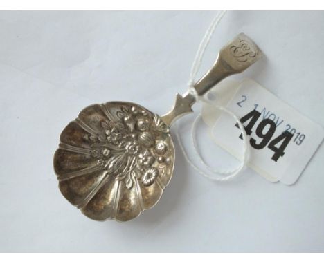 Georgian fiddle pattern caddy spoon, bowl embossed with flowers, Lon 1814 by L &amp; C         