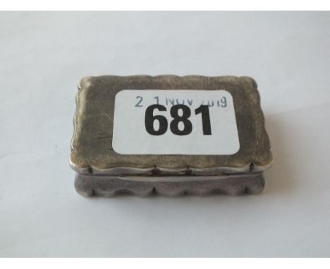 Shaped rectangular snuff box, 2” wide Chester 1923 by SI ltd. 35g.   