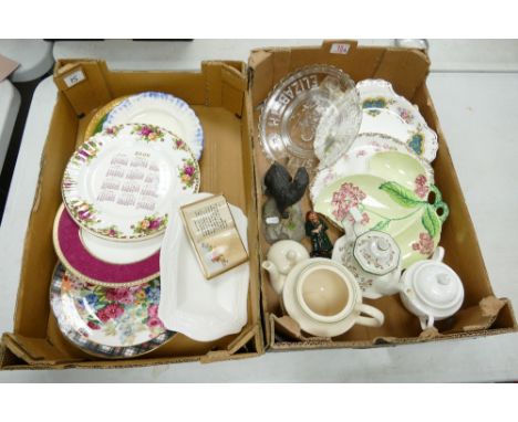 A mixed collection of items to include Royal Albert old country roses calendar plate: Royal Albert cake plates, Wedgwood Carl