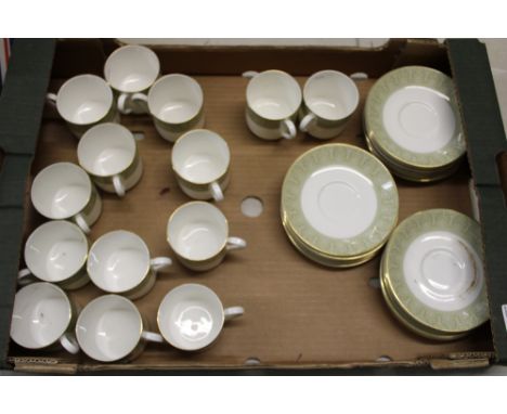 Royal Doulton sonnet coffee can and saucers: coffee cans x 14, saucers x 19 