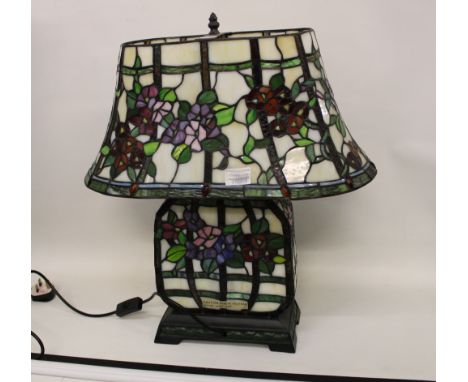 Tiffany style lamp: 58cm in height. 