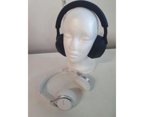 Two pairs of Sony headphones (untested)