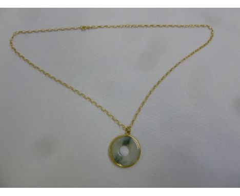 A 9ct yellow gold belcher link necklace with a jade pendant, approx total weight 7.8g