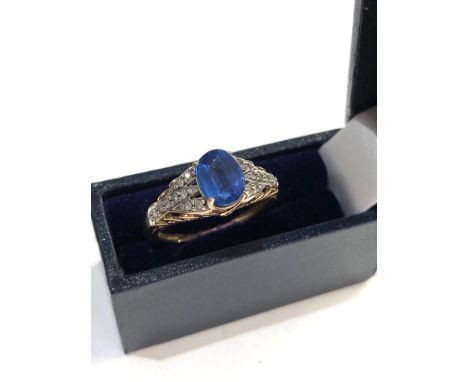 9ct  gold blue gem set and diamond ring weight 2.8g 