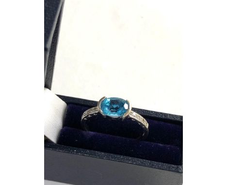 9ct white gold blue gem set and diamond ring weight 1.9g 