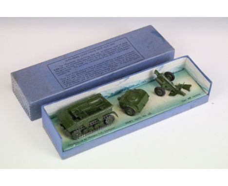 Boxed Dinky 162 18-Pounder Quick Firing Field Gun Unit diecast model in military green, complete with inner display box, diec