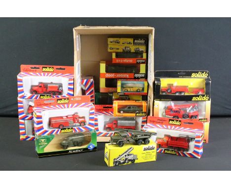 22 Boxed Solido diecast models to include 2 x Les Militaires Collection models, 226 Bussing, 245 Kaiser-Jeep, 242 Dodge 6x6, 