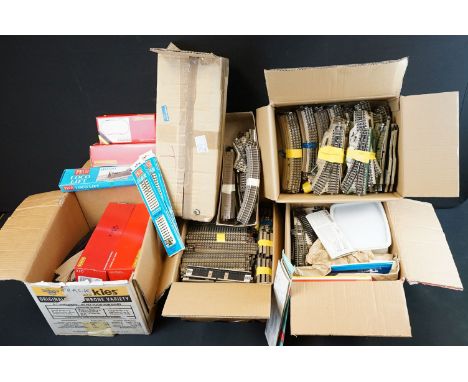 Large quantity of various HO &amp; OO gauge track to include Marklin, Peko, Hornby etc, boxed and unboxed examples (multiple 