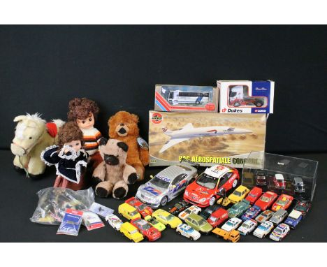 Quantity of play worn diecast featuring Solido, Burago, Matchbox, etc along with 1 x boxed Airfix 1/144 plastic model Concord